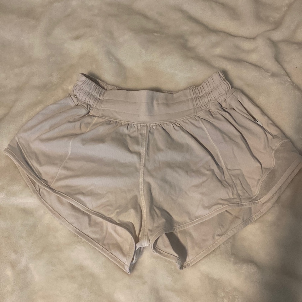 COPY - ON HOLD DO NOT BUY Lululemon Hotty Hot Shorts 2.5"